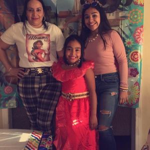 Meet your Posher, Elizabeth